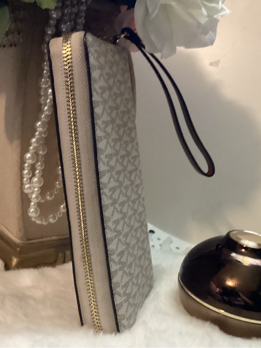 Michael Kors Cream Signature Zip Wristlet Wallet with Gold Hardware - Picture 5 of 7